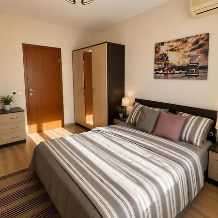 Apartmán Crown Sea Breeze Elenite